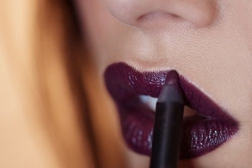 5 Lipstick Shades You Must Have In Your Vanity!